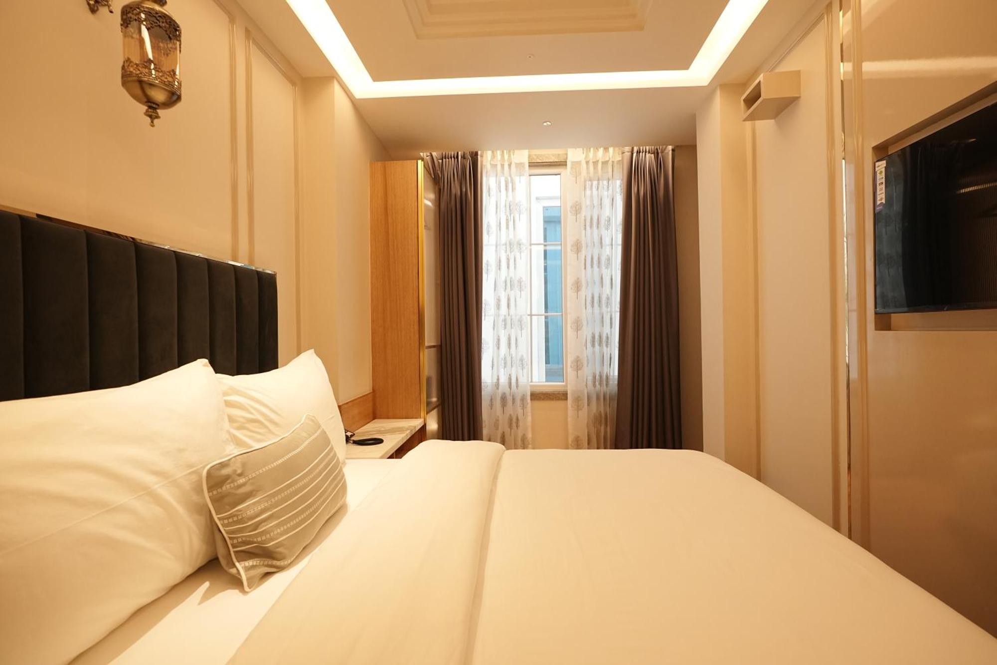 Empire Platinum Suites Nueva Delhi Exterior foto
