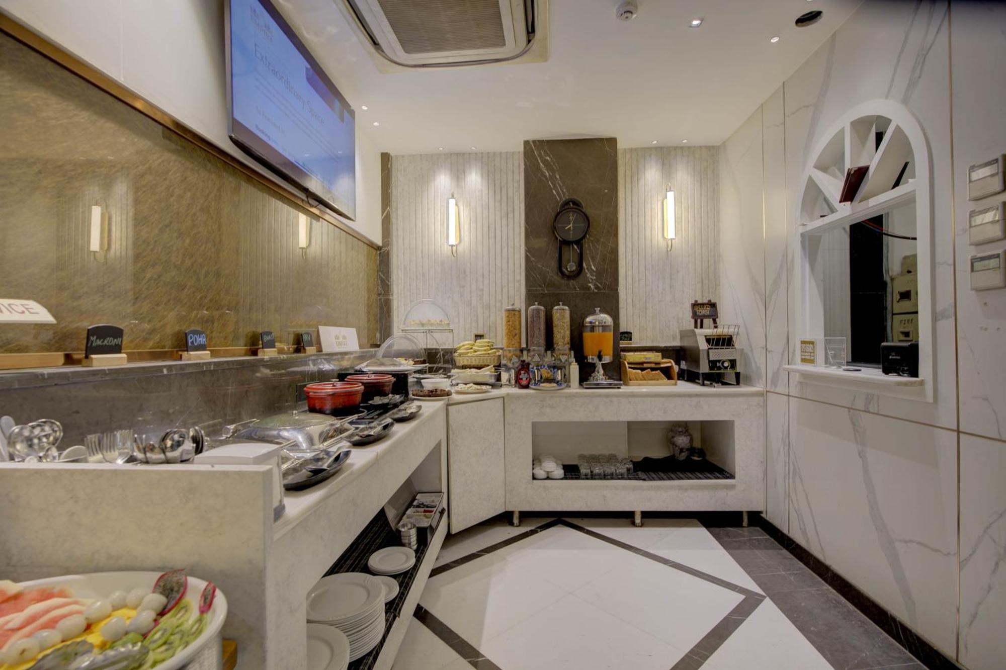 Empire Platinum Suites Nueva Delhi Exterior foto